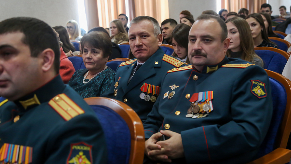 С праздником, мужчины!