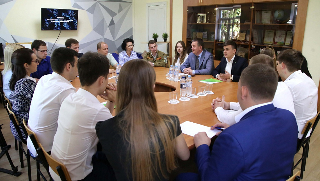 Ректор встретился со студентами «один на один»