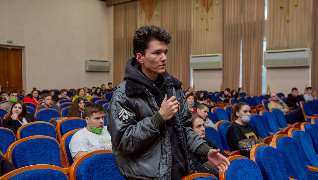 Иностранных студентов ознакомили с законодательными нововведениями