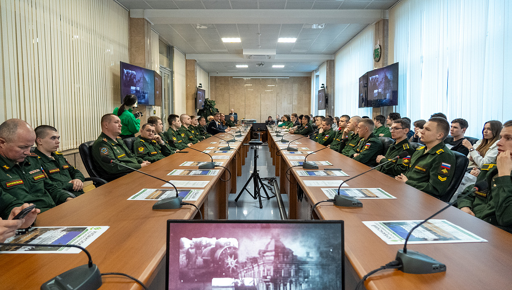 Студенты встретились с кавалером ордена Мужества Сергеем Крившенко