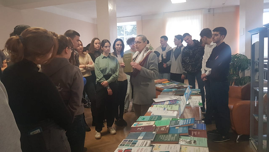 Книжная выставка ко «Дню кафедры Комплексных систем водоснабжения»
