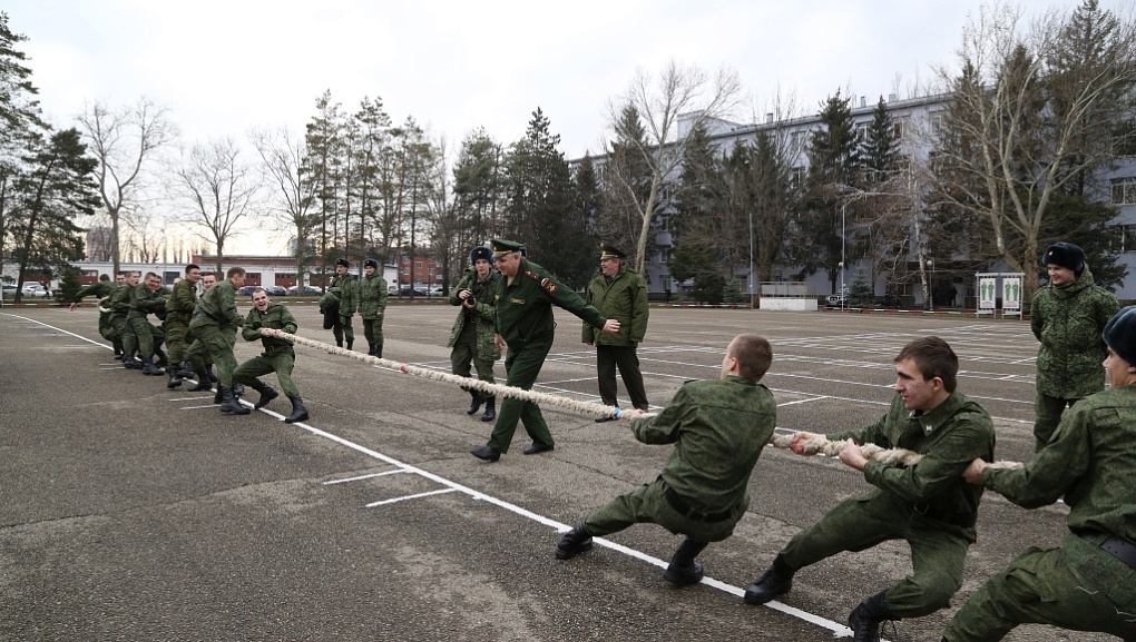 Соревнования студентов учебного военного центра