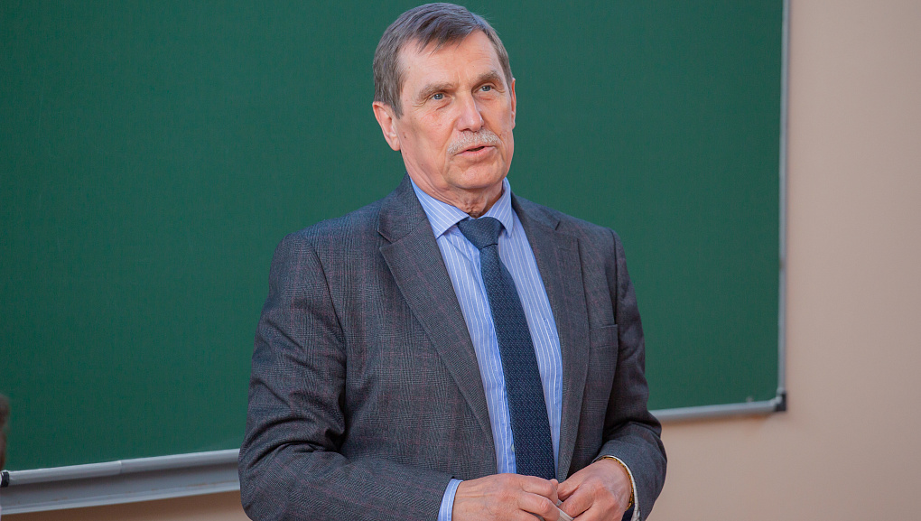 Студенты юридического факультета написали избирательный диктант