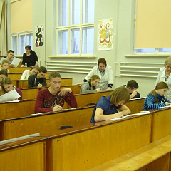 Первокурсники биологических факультетов сразились на олимпиаде по химии