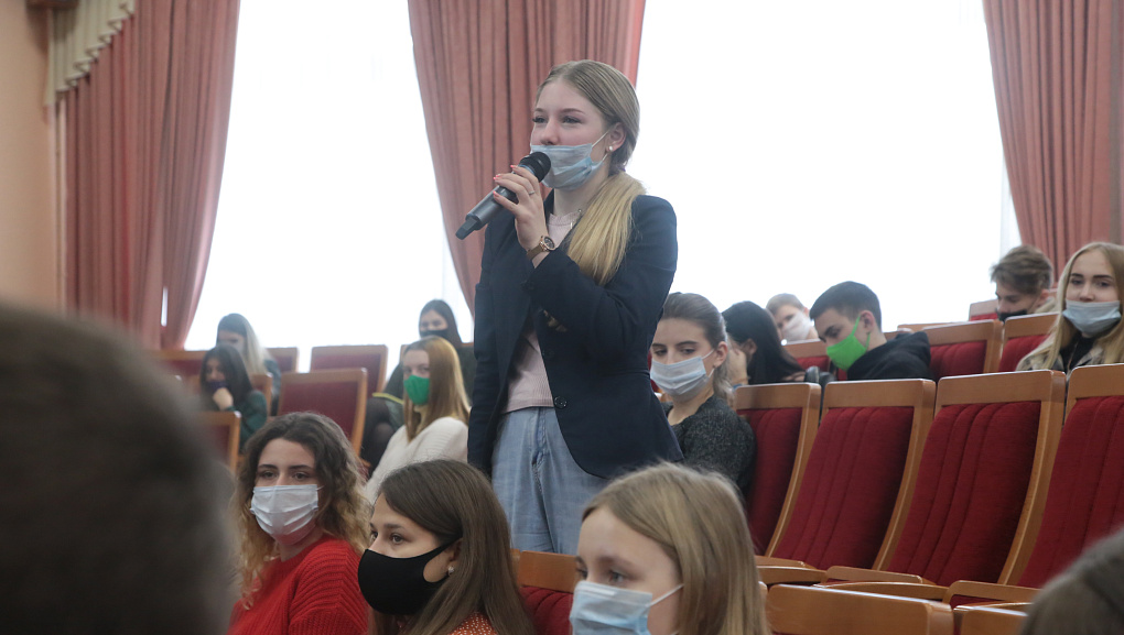 Встреча студентов учетно-финансового факультета с воинами-интернационалистами 