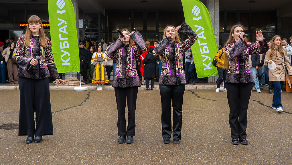 Пахнет солнцем и блинами – нынче Масленица с нами!