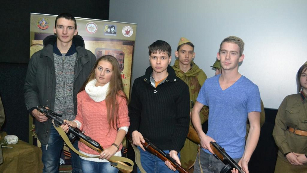 Памяти павших будьте достойны