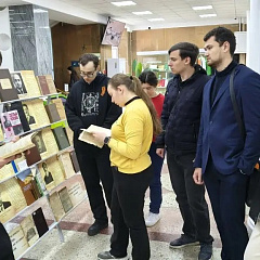 В КубГАУ проводится выставка-беседа «Они среди нас»