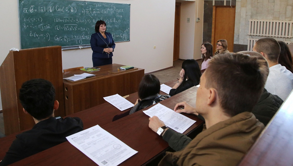 С наставлениями за рубеж