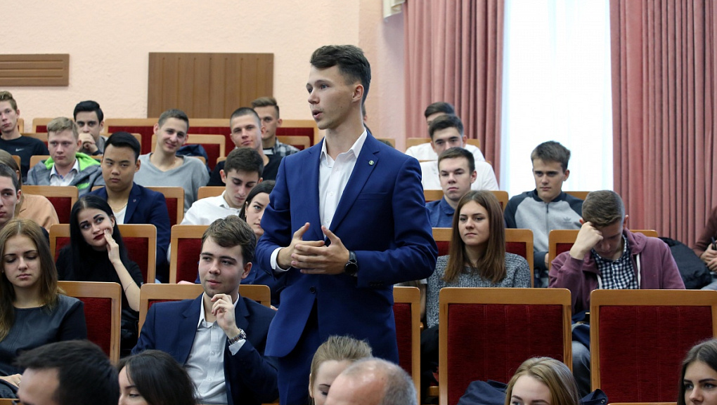 Как стать помощником депутата
