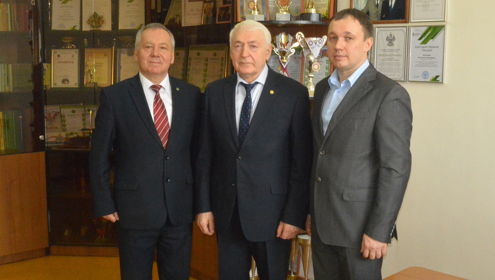 Визит академика