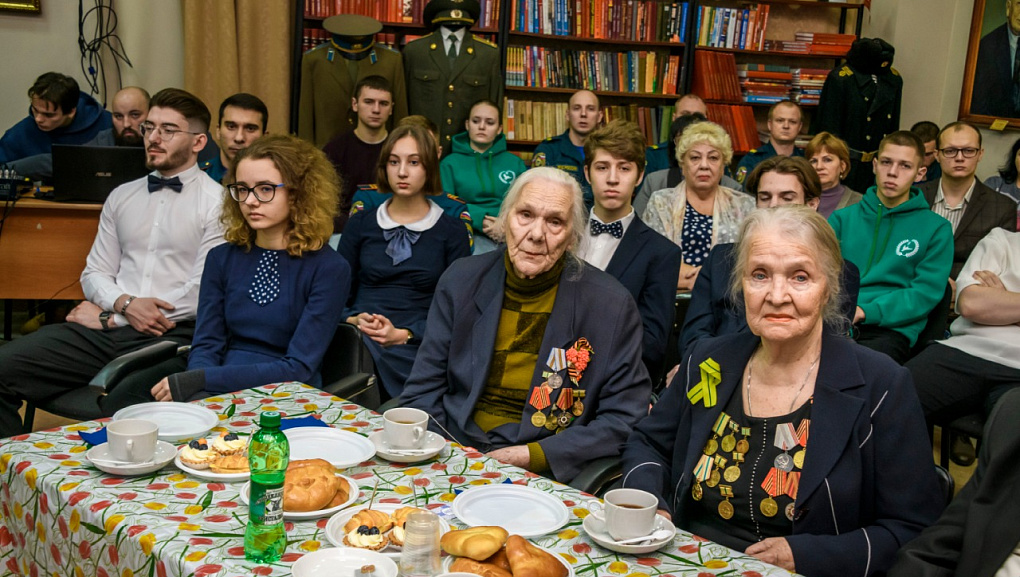 Всё это было, было в Ленинграде!