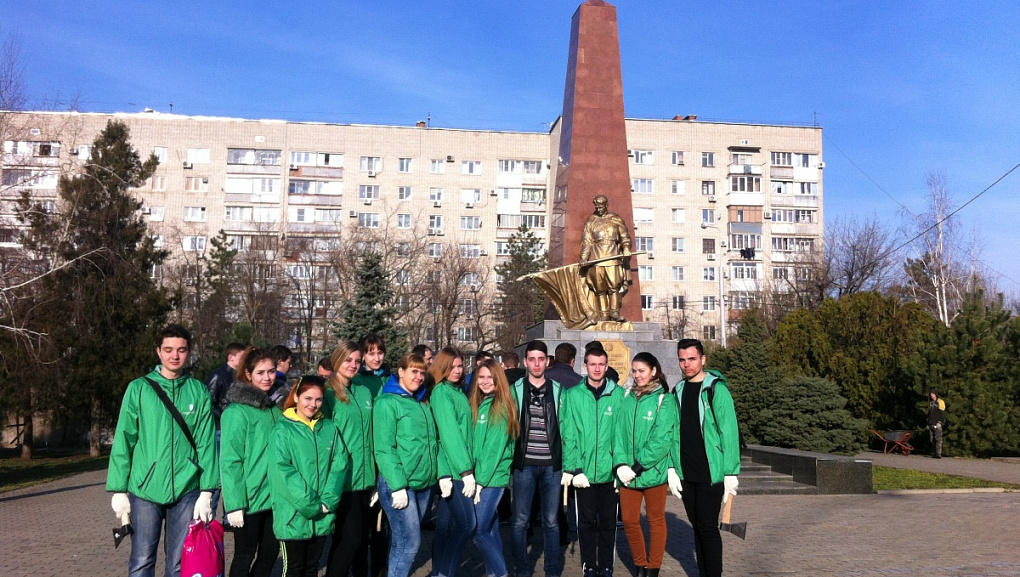 Помощь волонтеров 