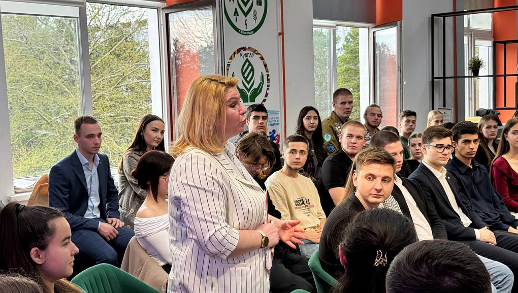И снова «Поговорим?» с руководителем департамента молодежной политики Краснодарского края!
