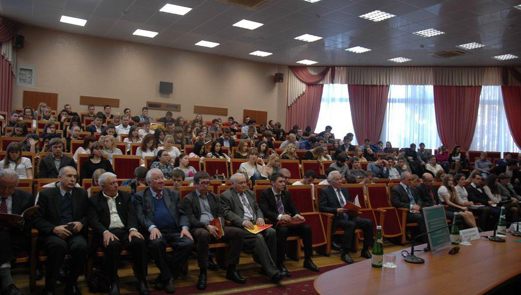 Торжественное собрание, посвященное 90-летию со дня рождения В. В. Ерошкина