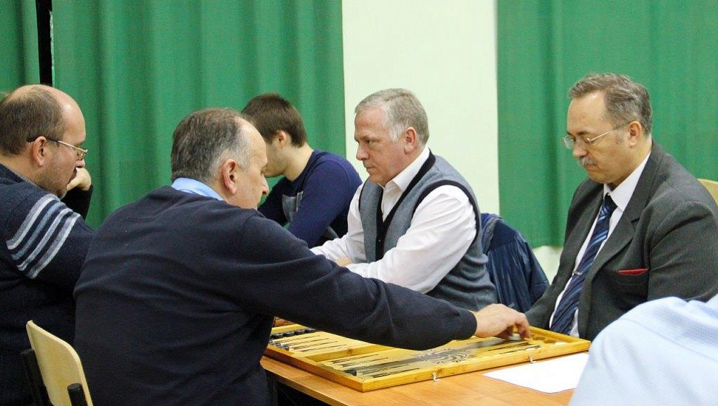 Соревнования по игре в нарды