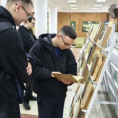 В КубГАУ проводится выставка-беседа «Они среди нас»