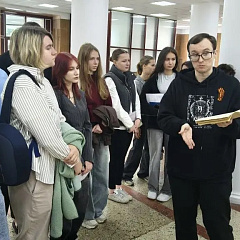 В КубГАУ проводится выставка-беседа «Они среди нас»