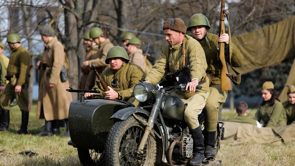 Возрождая историю