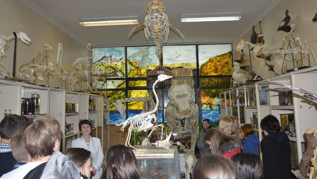 Мы снова открываем двери