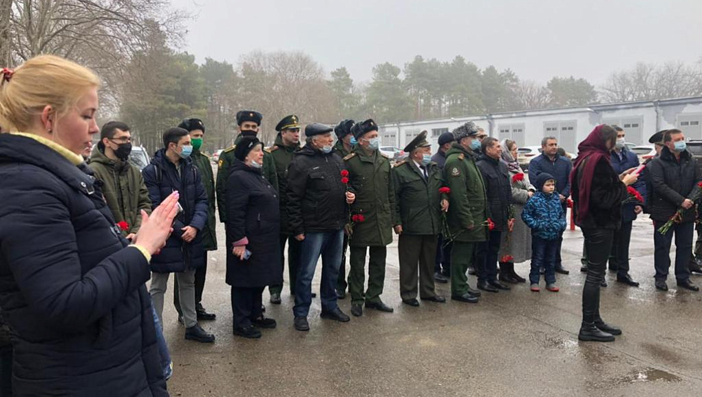 Торжественная церемония возложения цветов