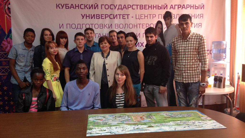 Волонтеры и иностранные студенты – одна дружная компания!