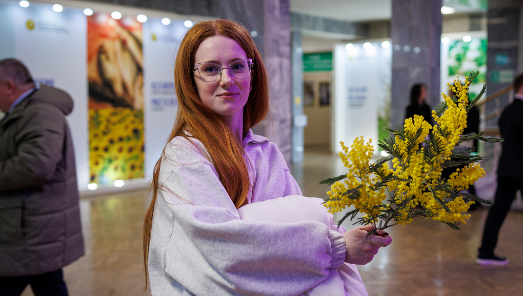 В КубГАУ поздравили женщин с Международным женским днём