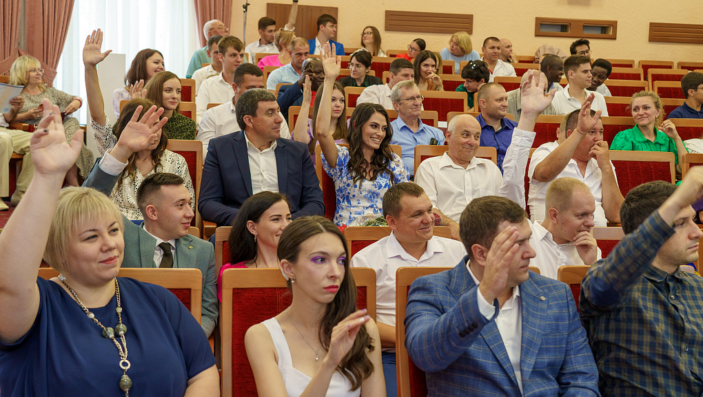 Поздравляем, аспиранты!