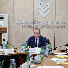 Сельской молодежи везде у нас дорога