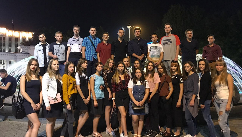 Зажгли свечу памяти