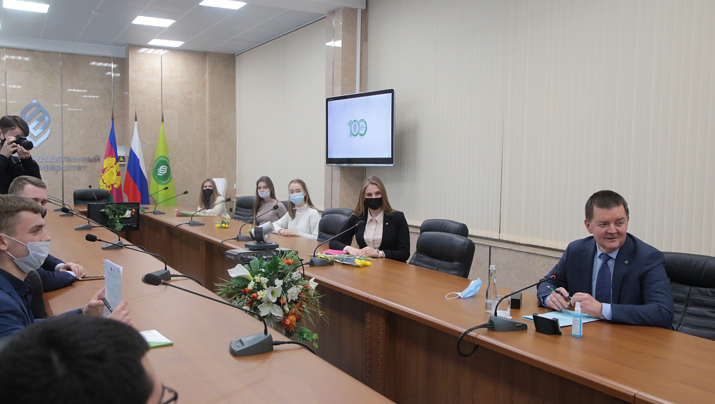 Решаем вопросы вместе! 