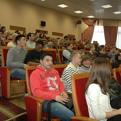 Собрание с иностранными студентами вуза