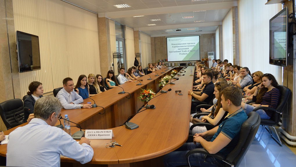 Lecture of a professor from La Sapienza