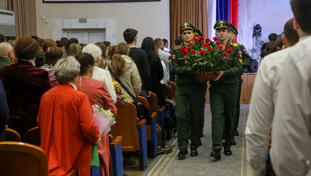 С праздником, мужчины!