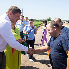 Мэр Краснодара Андрей Алексеенко посетил учхоз «Кубань» во время жатвы