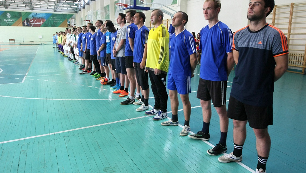 Спортивный праздник ко Дню Конституции