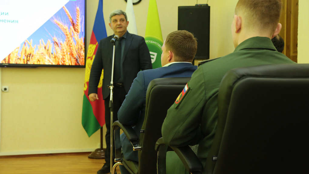 Поблагодарили добровольцев