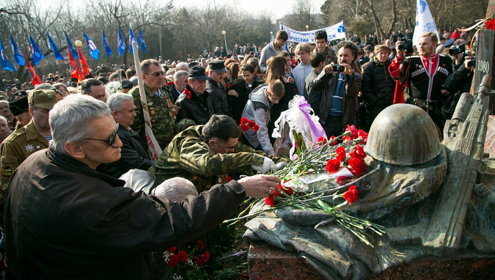 Мы помним… или «Без тыла и линии фронта»