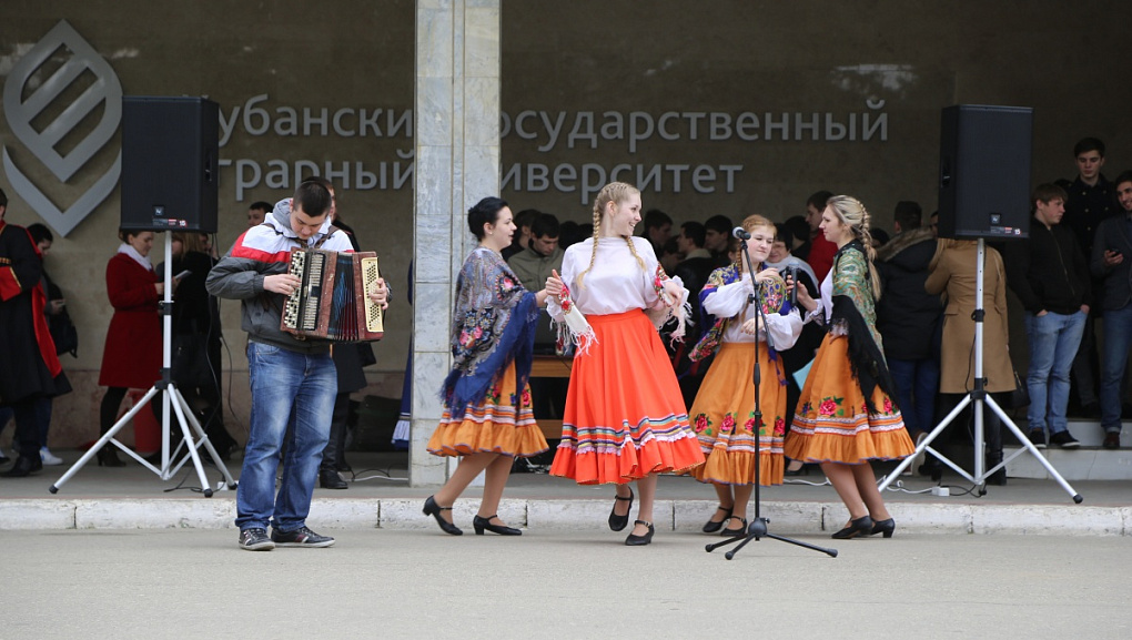 It is Maslenitsa!
