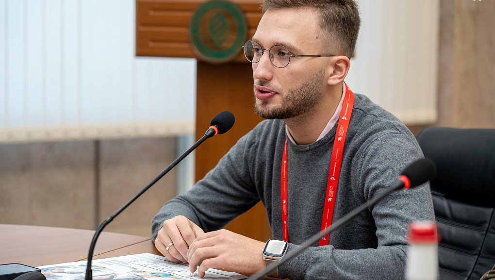 В рамках Всероссийского форума исторического наследия состоялась пленарная сессия «Патриотическое воспитание: вчера, сегодня, завтра»