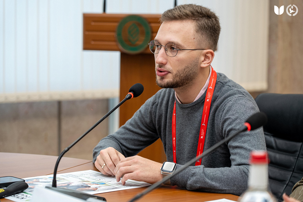 В рамках Всероссийского форума исторического наследия состоялась пленарная сессия «Патриотическое воспитание: вчера, сегодня, завтра»