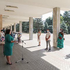 Поздравили иностранцев-отличников