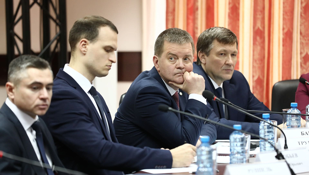 Студенты КубГАУ за круглым столом с губернатором Кубани