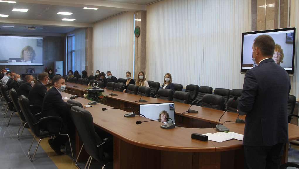 Чествовали работников отрасли и деятелей науки