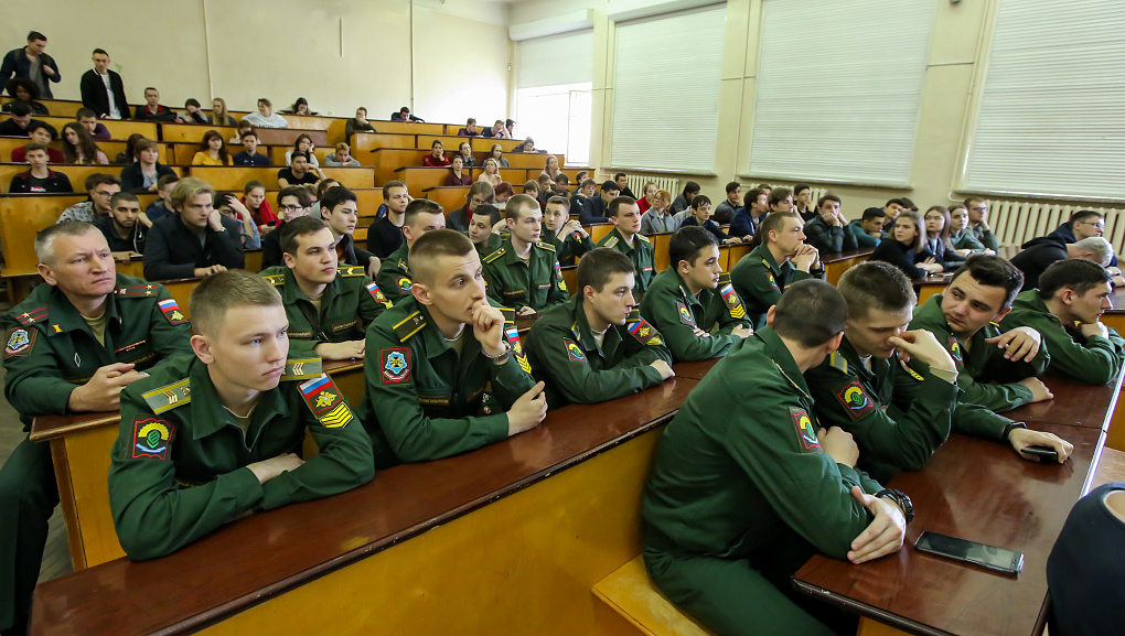 В КубГАУ показали оружие Победы