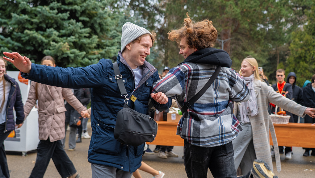 Пахнет солнцем и блинами – нынче Масленица с нами!