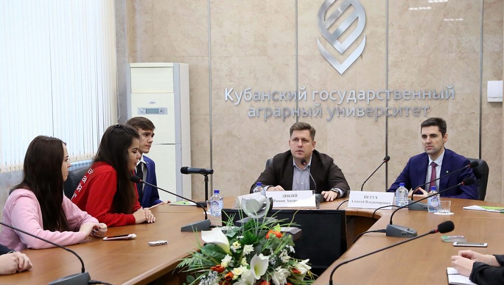 Роман Дикий: «Принятие решения - это бремя, потому что за него всегда нужно нести ответственность».