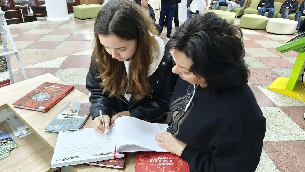 В КубГАУ проводится выставка-беседа «Они среди нас»