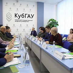 Strengthening Ties with Foreign Colleagues