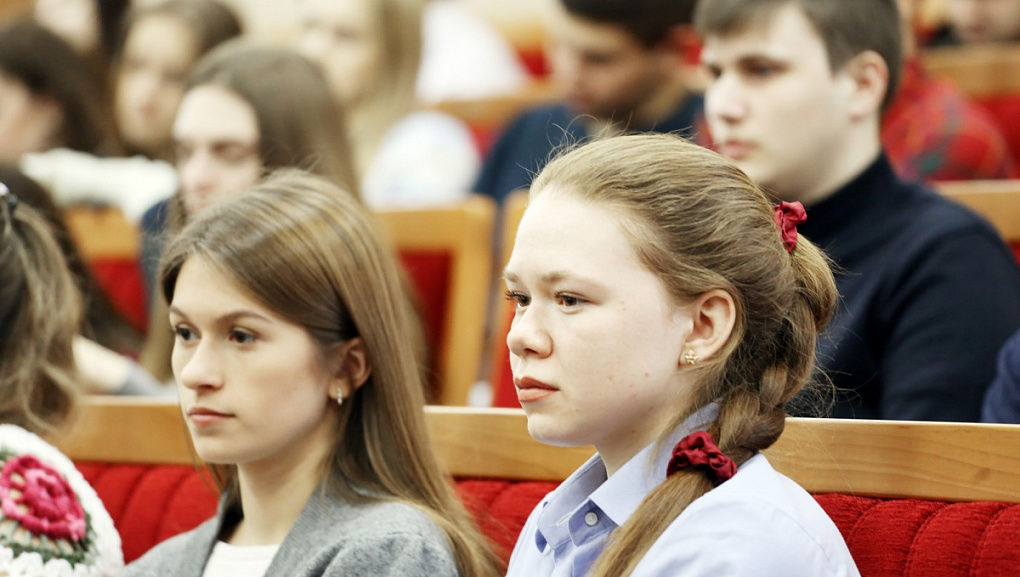 Медали – студентам 